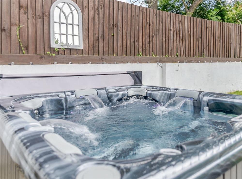 Hot tub at The Old White House in Ringwood, Hampshire
