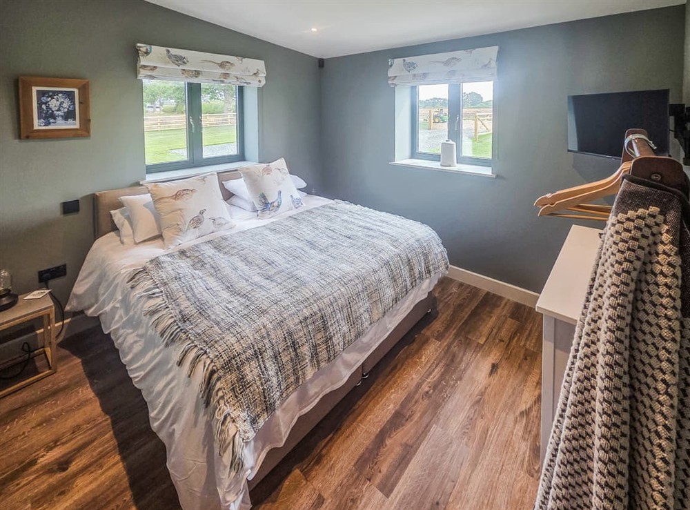 Double bedroom (photo 2) at The Old Woodshed in Congerstone, Leicestershire
