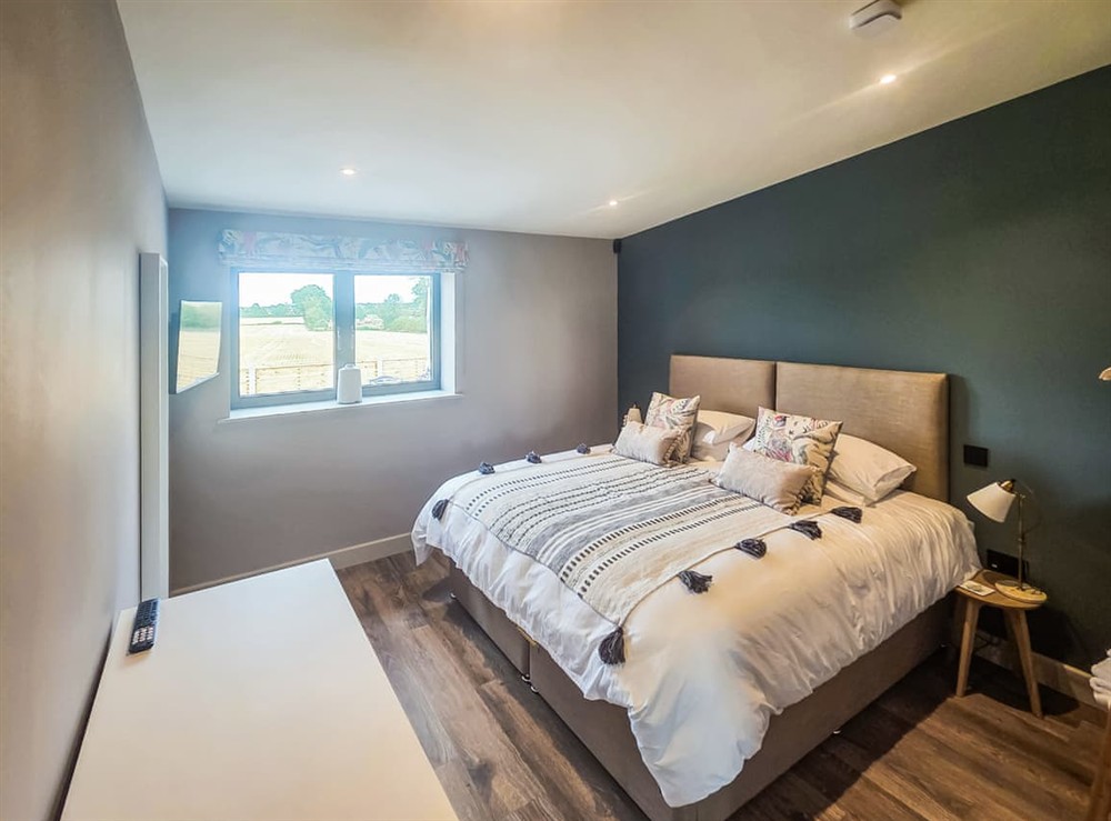 Double bedroom (photo 3) at The Old Woodshed in Congerstone, Leicestershire