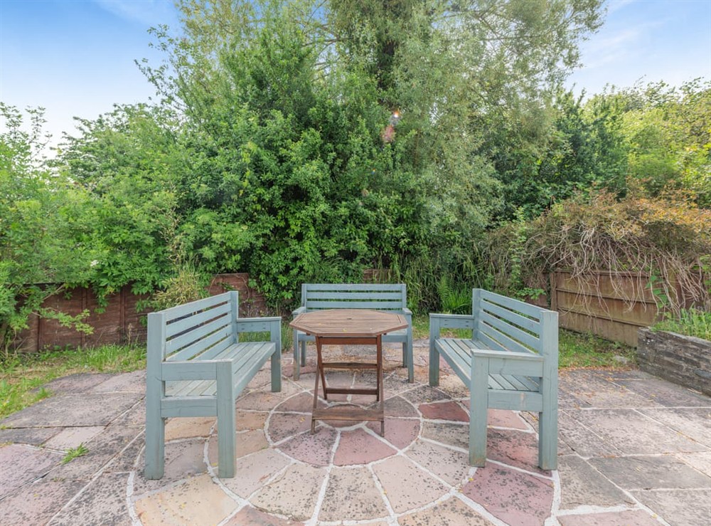 Sitting-out-area at The Orchard in Harbertonford, Devon