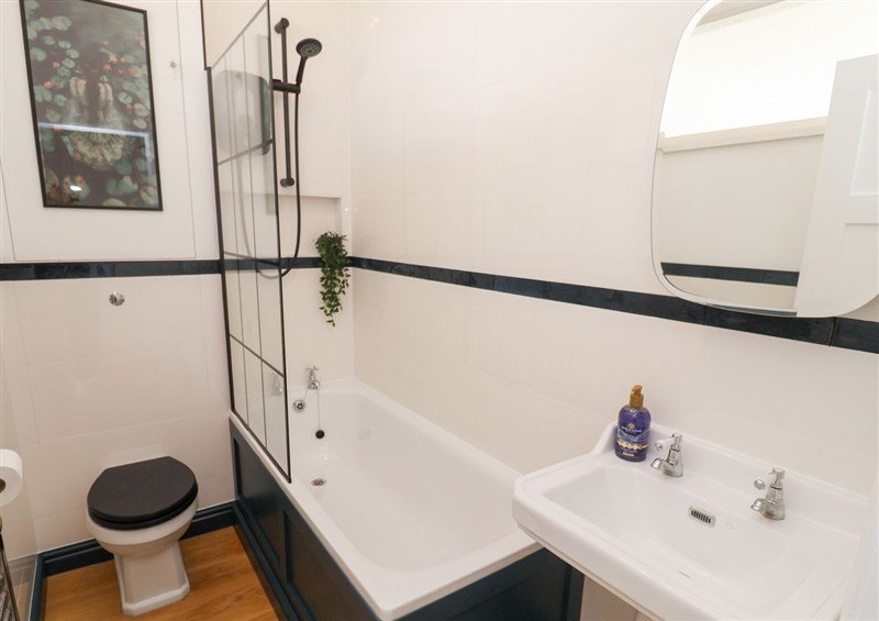 The bathroom at The Overlook, Kirkley