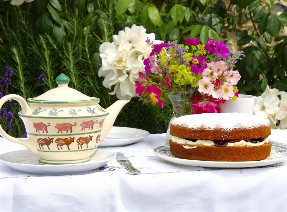 Tea & Cake In the Garden at The Owl House in Bishops Waltham, Hampshire