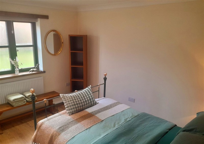One of the 2 bedrooms at The Paw Barn, Scrane End near Boston