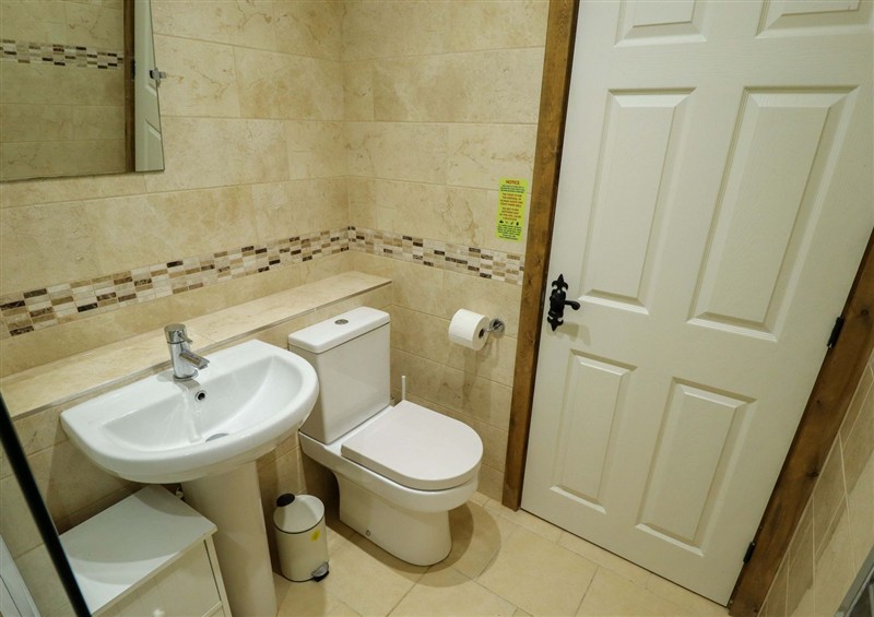 The bathroom (photo 2) at The Paw Barn, Scrane End near Boston