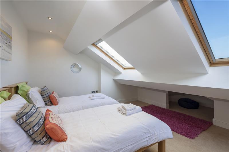 Twin bedroom at The Penthouse - 16 At The Beach, Torcross, Devon