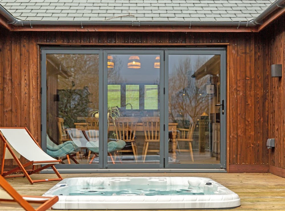 Hot tub at Truffle House, 