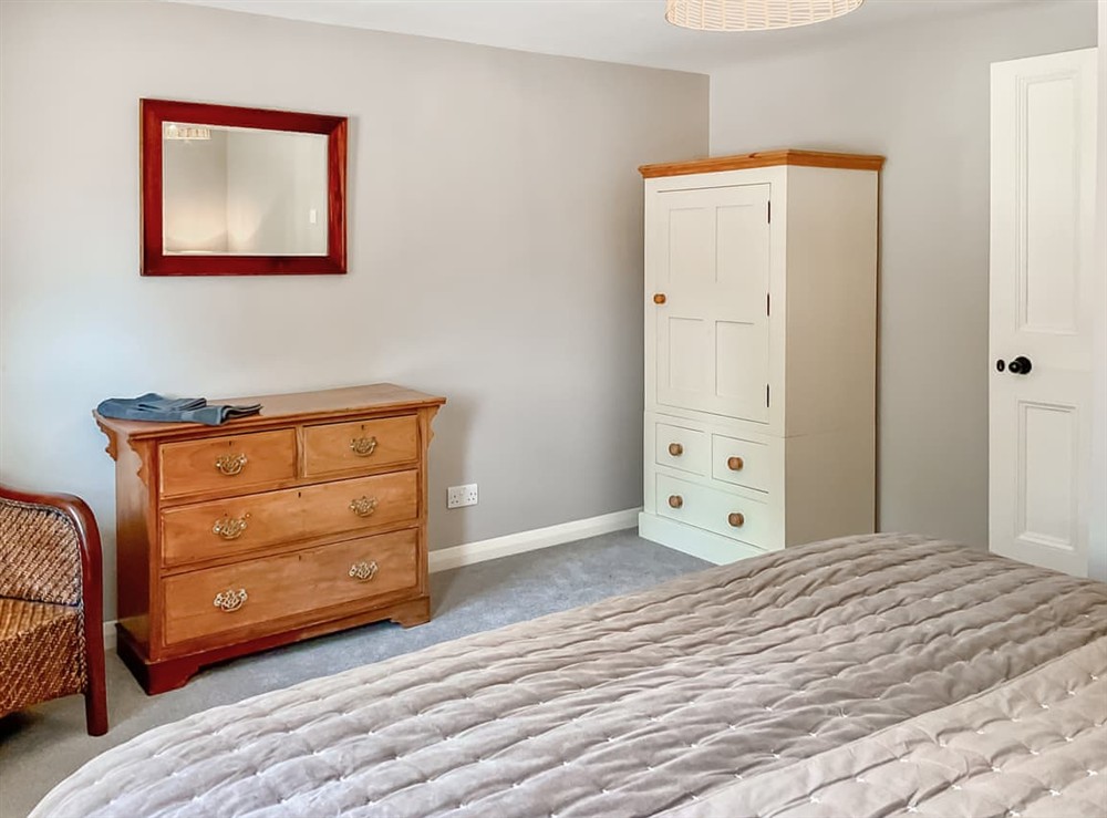 Double bedroom (photo 2) at The Piggary in Cadnam, near Brockenhurst, Hampshire