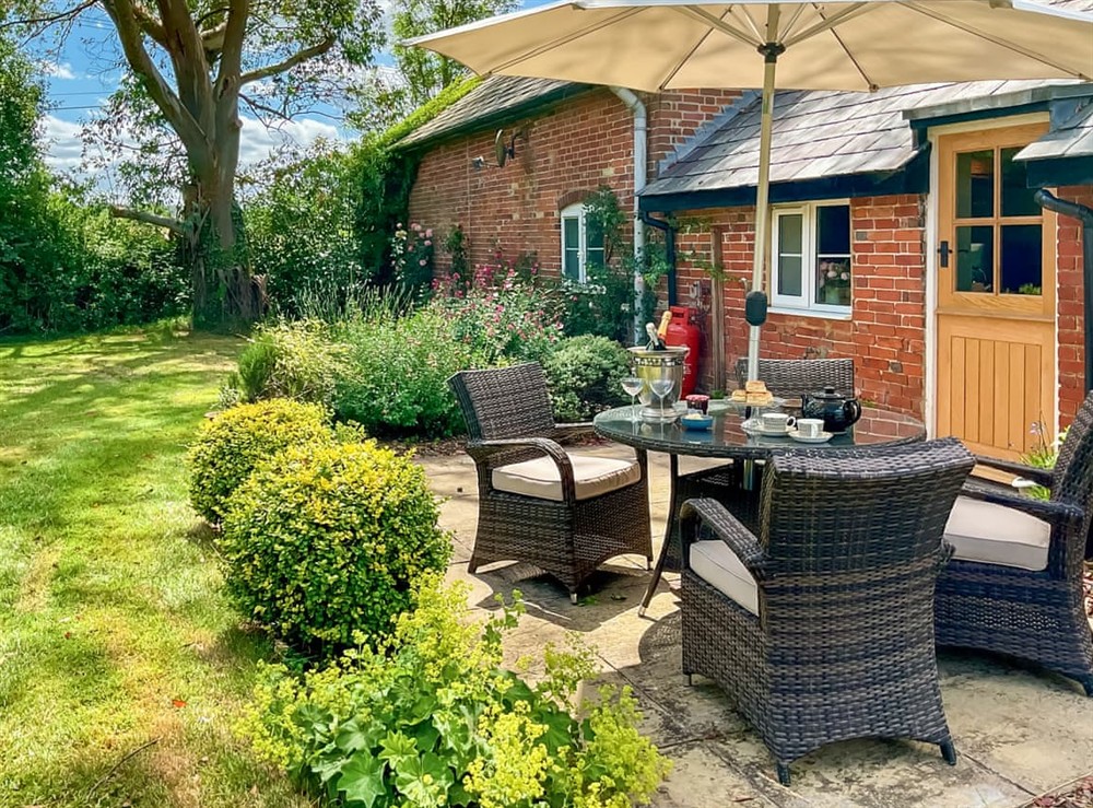 Sitting-out-area (photo 2) at The Piggary in Cadnam, near Brockenhurst, Hampshire