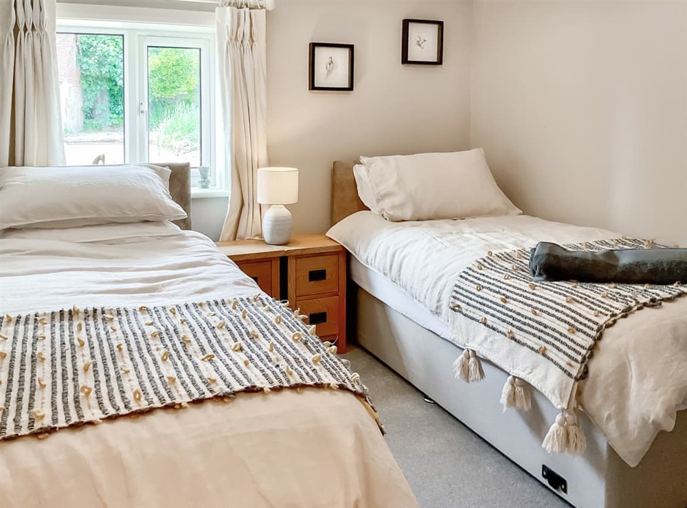 Twin bedroom (photo 2) at The Piggary in Cadnam, near Brockenhurst, Hampshire