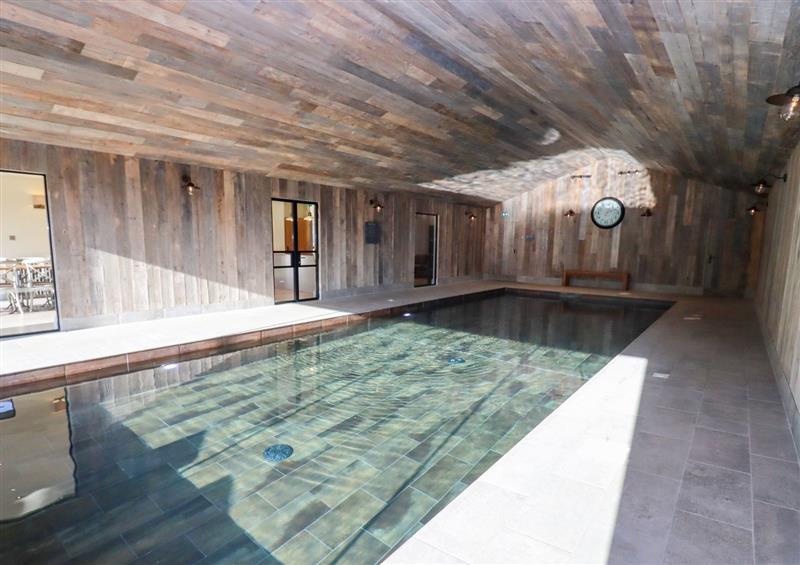 Spend some time in the pool at The Piggery, Ledbury near Welland