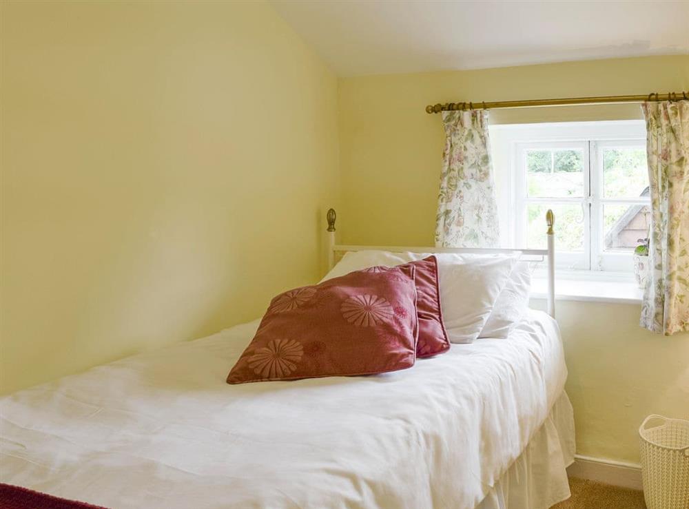 Peaceful single bedroom at The Plough in Bampton, near Witney, Oxfordshire