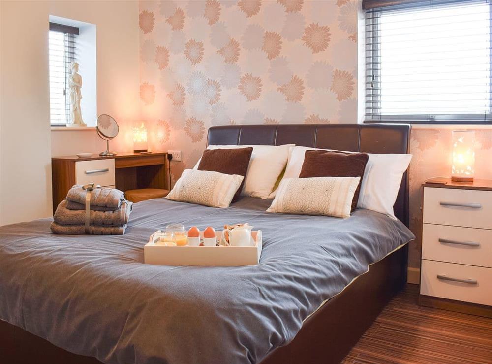 Welcoming double bedroom at The Plucking Barn in Llanwnnen, near Lampeter, Cardigan, Dyfed