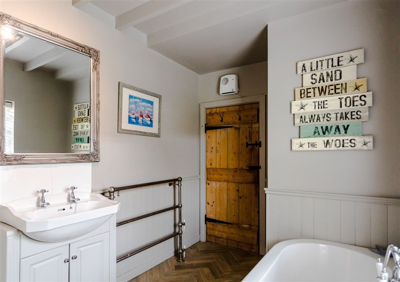 The bathroom (photo 3) at The Poachers Pocket, Whittingham near Powburn