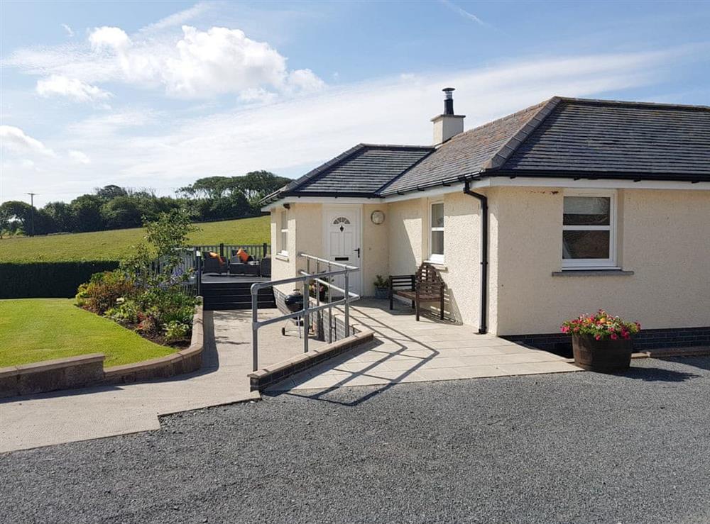 Attractive holiday home with parking for 2 cars at The Potting Shed in Leswalt, near Stranraer, Dumfries & Galloway, Wigtownshire