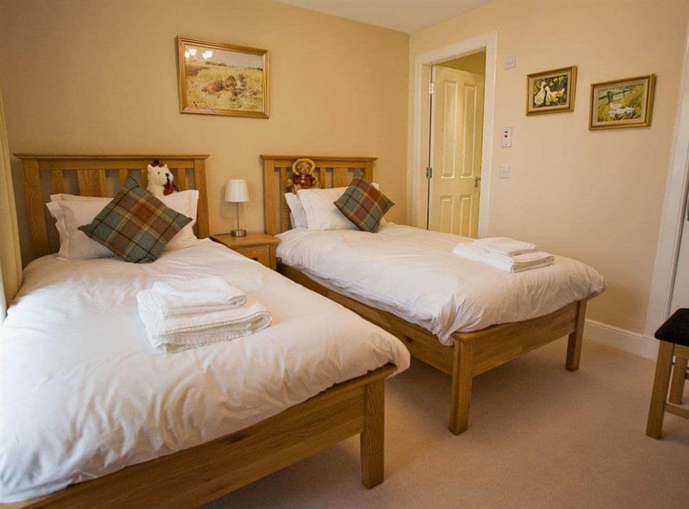 Nicely furnished twin bedroom at The Quaich in Fearnan, by Aberfeldy, Perthshire
