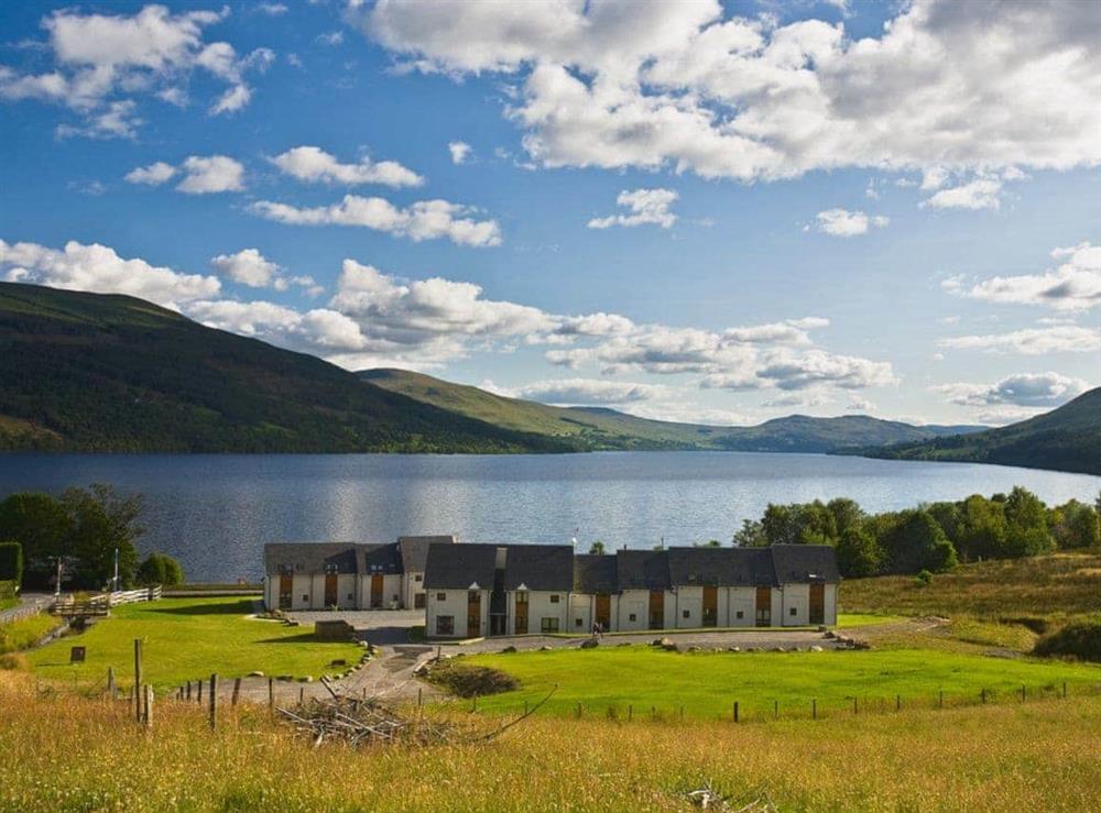 Stunning location on the banks of Loch Tay