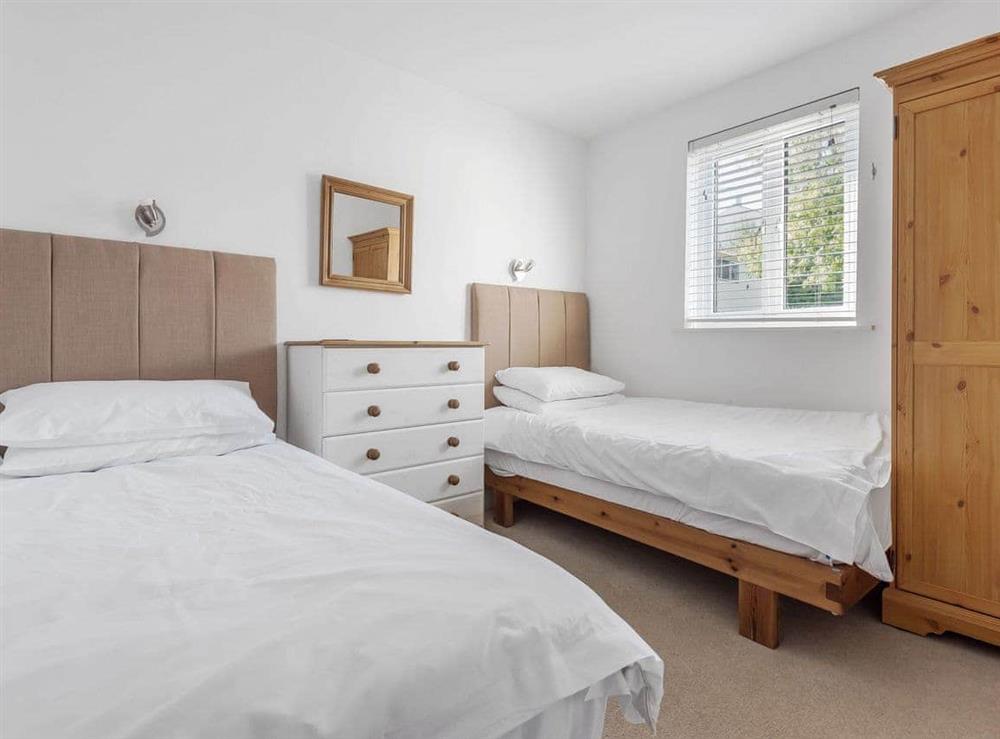 Twin bedroom at The Quarry in Portscatho, Cornwall