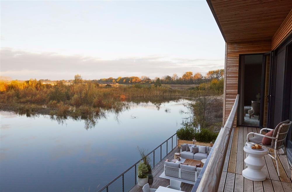 The balcony with lake view