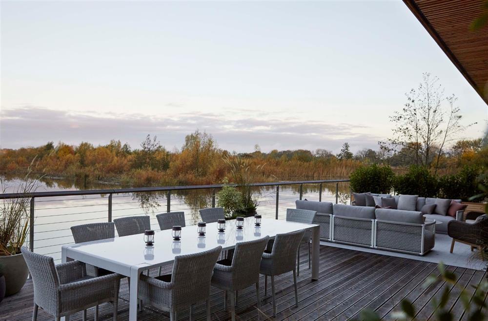 The balcony with lake view