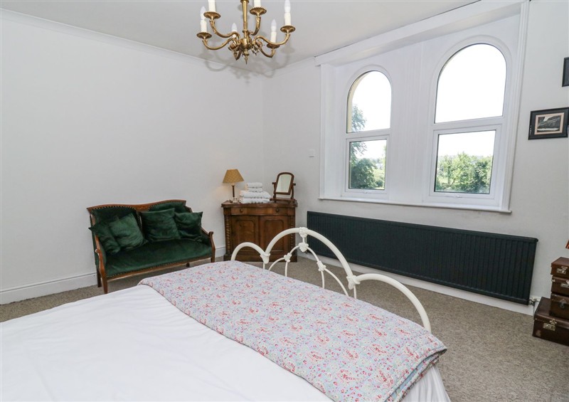 One of the bedrooms (photo 3) at The Retreat at Glanrannell Park House, Llansawel