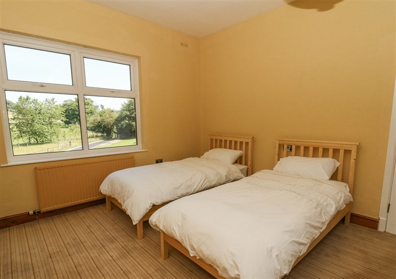 One of the bedrooms (photo 5) at The Retreat at Glanrannell Park House, Llansawel
