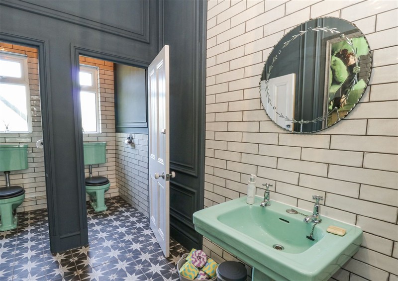 This is the bathroom at The Retreat at Glanrannell Park House, Llansawel