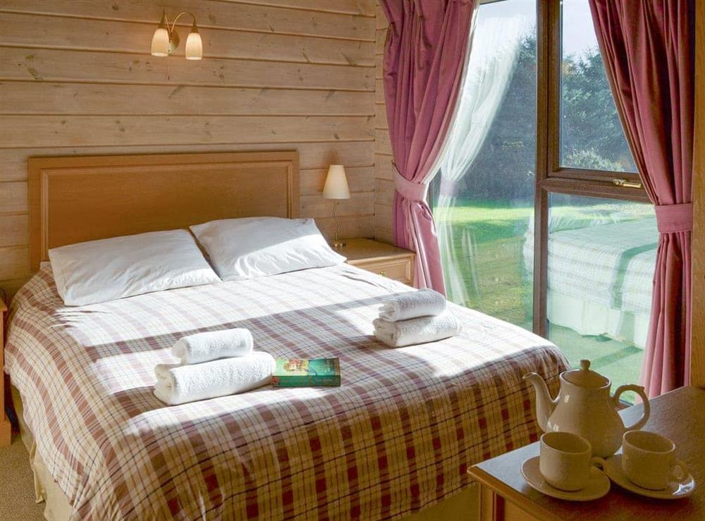Relaxing double bedroom at The Retreat in Bideford, near Northam, Devon