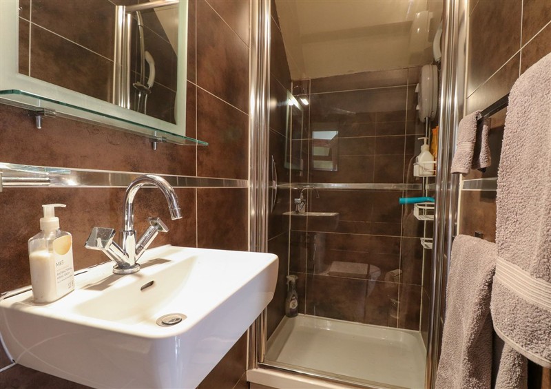 The bathroom (photo 2) at The Retreat, Oulton