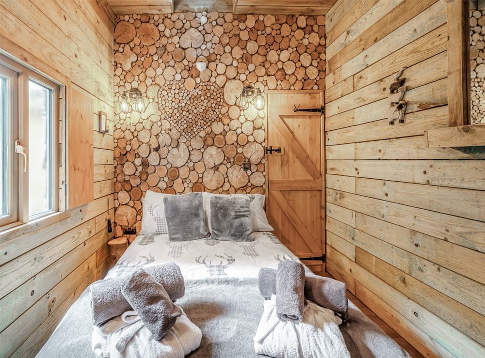 Double bedroom (photo 3) at The Retreat in Ringwood, New Forest, Hampshire