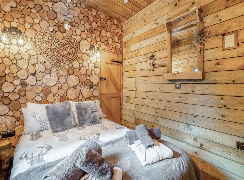 Double bedroom (photo 4) at The Retreat in Ringwood, New Forest, Hampshire