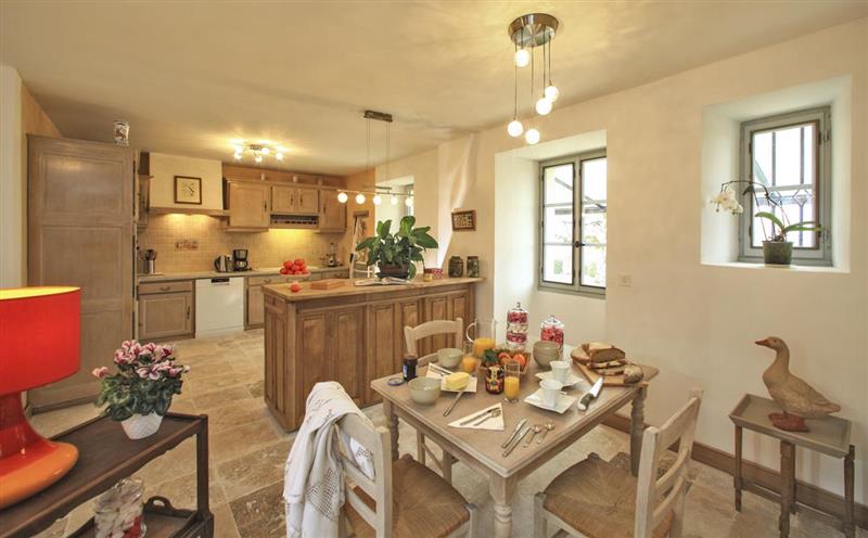 The kitchen and dining room at The Retreat, Sarlat, France