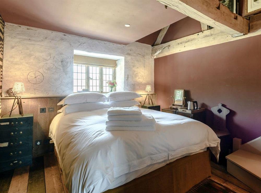 Double bedroom (photo 8) at The Riding House in Wimborne St Giles, near Ringwood, Dorset