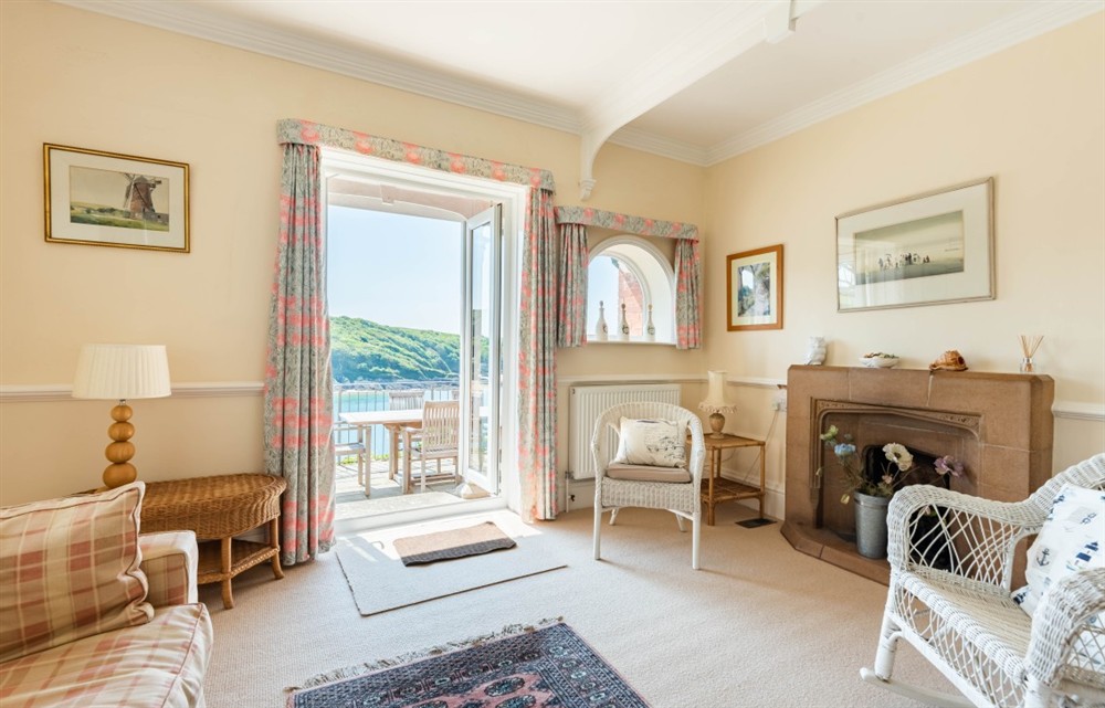 The living room at The Ridings in Salcombe
