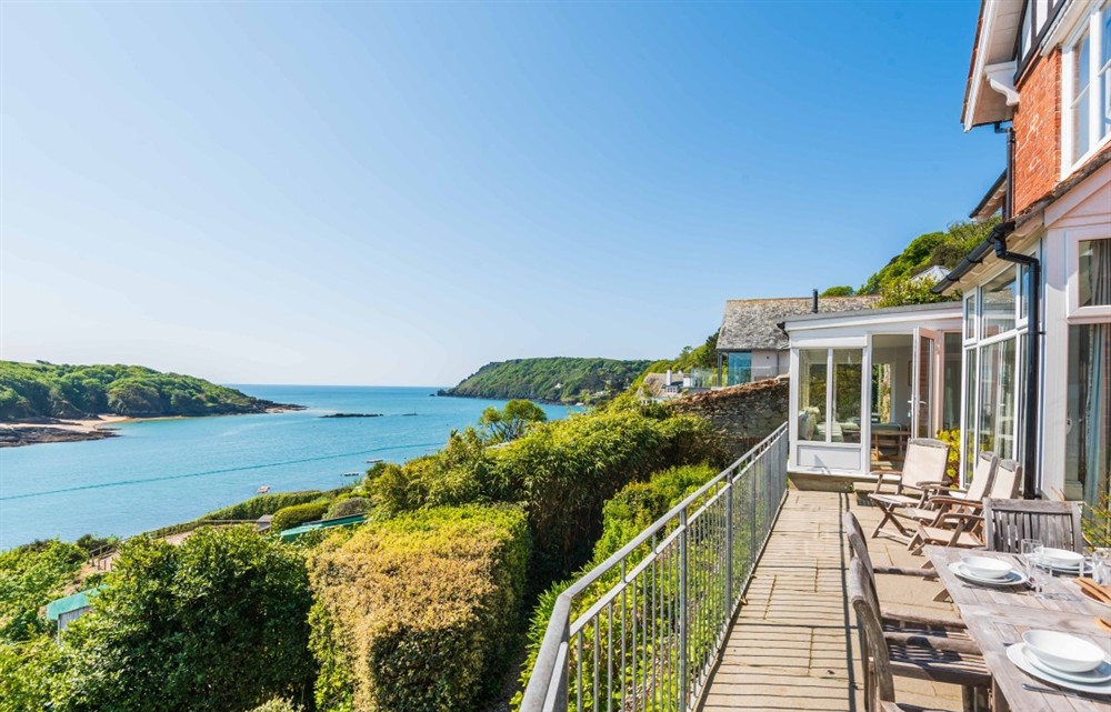 The setting (photo 3) at The Ridings in Salcombe
