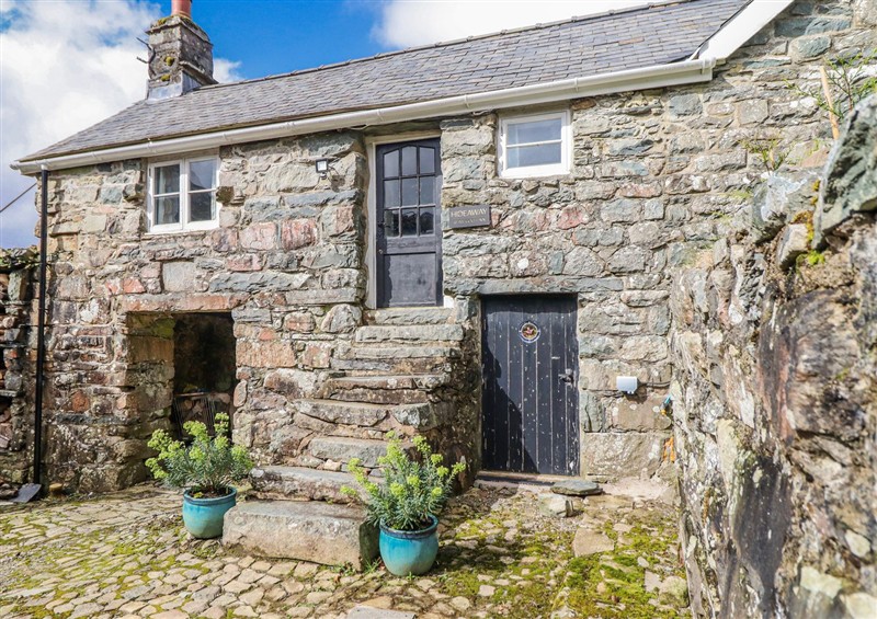 The setting at The Romantic Hideaway at Rhiw Goch Inn, near Trawsfynydd