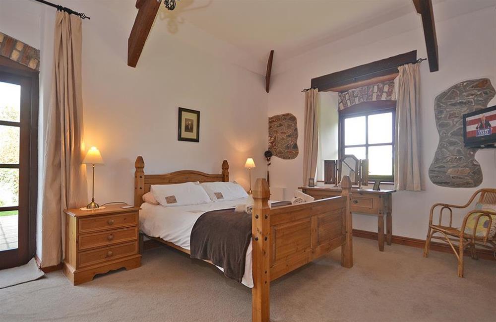 The large ground floor family bedroom at The Roost, Widemouth Bay