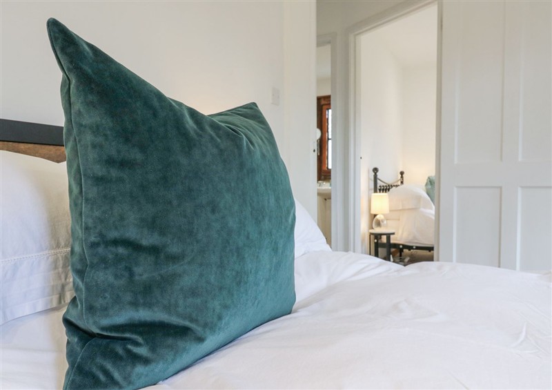 One of the 4 bedrooms (photo 2) at The Round House, Wardington near Chacombe