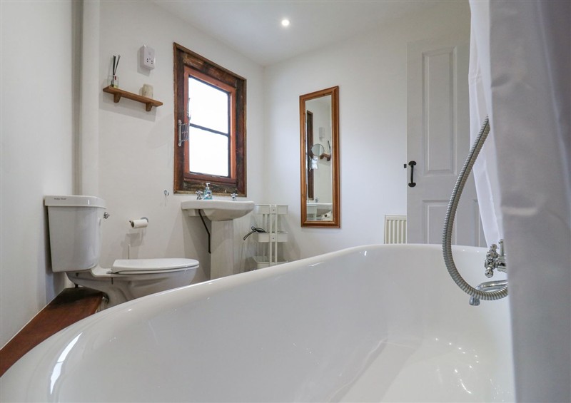 The bathroom at The Round House, Wardington near Chacombe