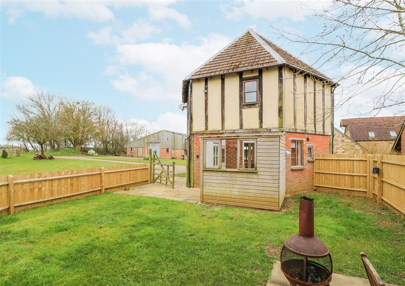 The setting of The Round House at The Round House, Wardington near Chacombe
