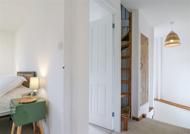 This is a bedroom (photo 2) at The Round House, Wardington near Chacombe