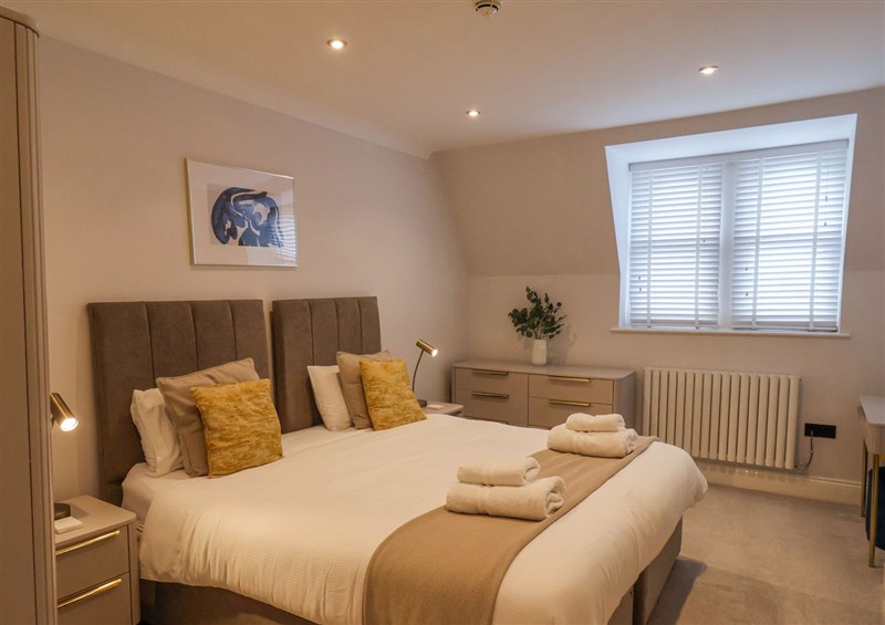 A bedroom in The Salisbury Apartment 401 at The Salisbury Apartment 401, Scarborough