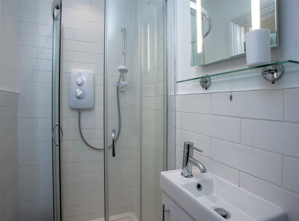 En-suite (photo 2) at The Salt House in Newquay, Cornwall
