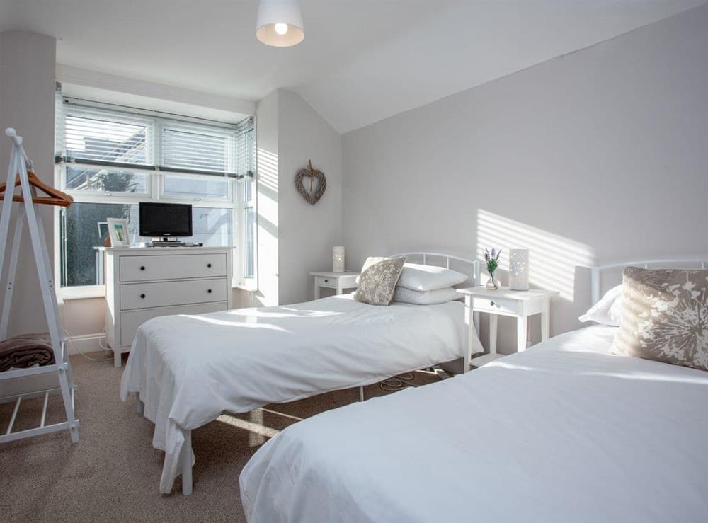 Twin bedroom at The Salt House in Newquay, Cornwall