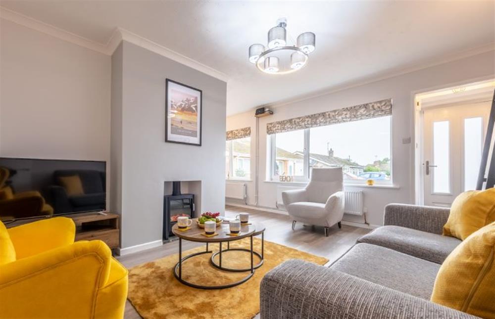 The Saltings: Bright, spacious sitting room