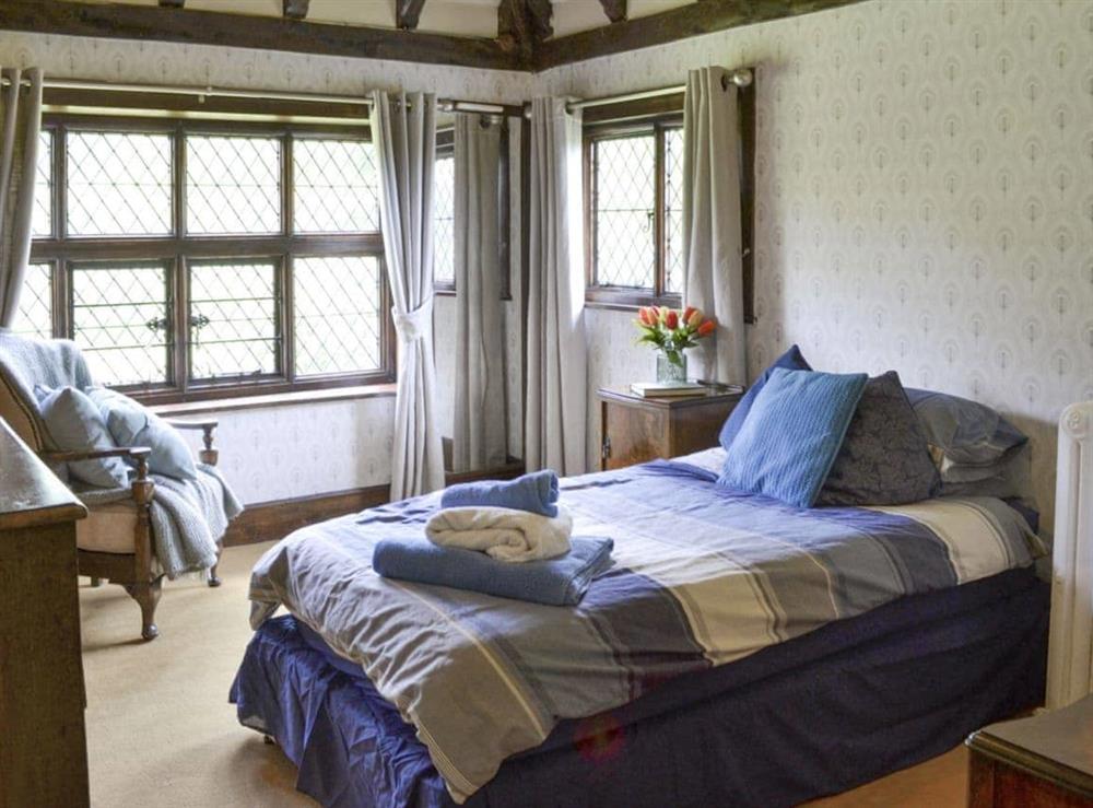Peaceful single bedroom at The Sanctuary in Little Chart, near Ashford, Kent