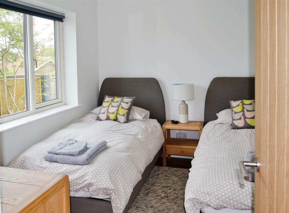 Airy twin bedroom at The Seashells in Brancaster Staithe, near King’s Lynn, Norfolk