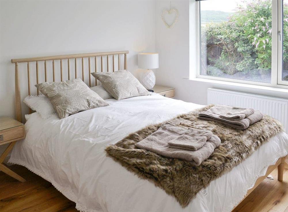 Spacious master bedroom at The Seashells in Brancaster Staithe, near King’s Lynn, Norfolk