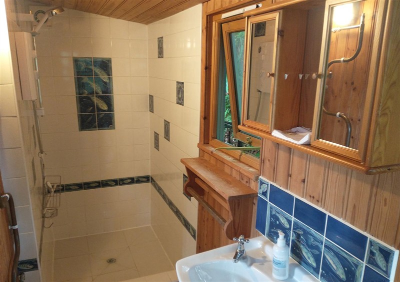 The bathroom (photo 2) at The Sharpham Boat House, Ashprington