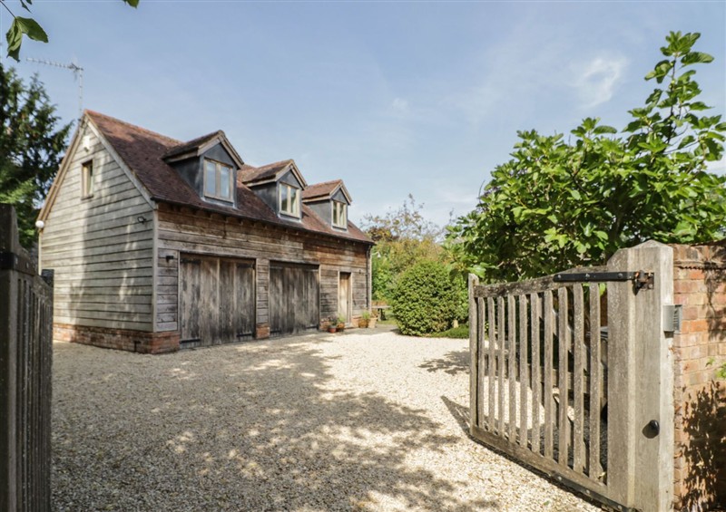 This is the setting of The Shed (photo 2) at The Shed, Alveston near Tiddington