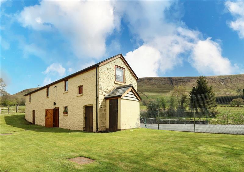 The setting of The Shepherd's Bothy on Blaenbrynich Farm